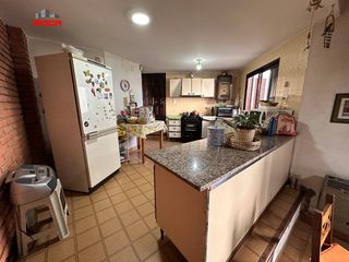Foto 9 de Casa en venta de 3 dormitorios c/ cochera en Los Perales