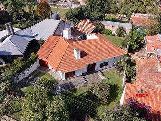 Foto 2 de Casa en venta de 3 dormitorios c/ cochera en Los Perales