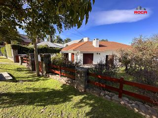 Foto 1 de Casa en venta de 3 dormitorios c/ cochera en Los Perales