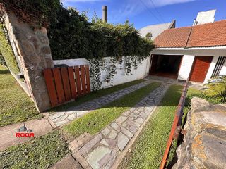 Foto 3 de Casa en venta de 3 dormitorios c/ cochera en Los Perales