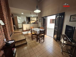 Foto 11 de Casa en venta de 3 dormitorios c/ cochera en Los Perales
