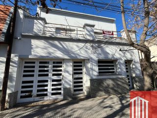 Foto 1 de Casa en venta de 4 dormitorios c/ cochera en Centro