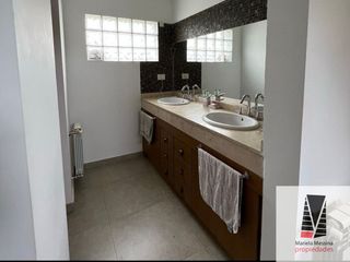 Foto 18 de Casa en venta de 4 dormitorios c/ cochera en Las Acacias