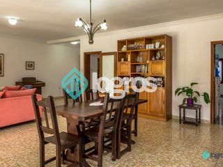 Foto 4 de Casa en venta de 4 dormitorios c/ cochera en Centro