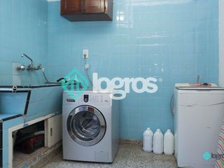 Foto 11 de Casa en venta de 4 dormitorios c/ cochera en Centro
