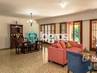 Foto 1 de Casa en venta de 4 dormitorios c/ cochera en Centro