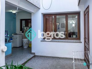 Foto 13 de Casa en venta de 4 dormitorios c/ cochera en Centro