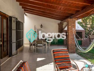 Foto 16 de Casa en venta de 4 dormitorios c/ cochera en Centro