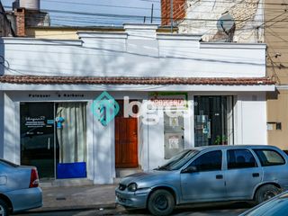 Foto 1 de Casa con local comercial en venta en macrocentro - Salta