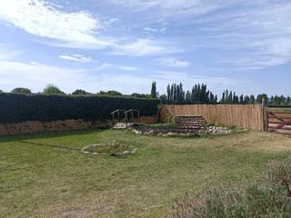 Foto 36 de Excelente Propiedad , 2 Casas en venta , Parque y Pileta en San Rafael