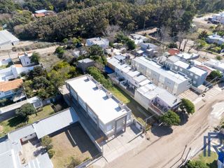 Foto 2 de Dúplex en venta de 2 dormitorios c/ cochera en Monte Hermoso