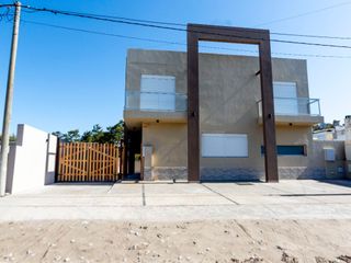 Foto 5 de Dúplex en venta de 2 dormitorios c/ cochera en Monte Hermoso