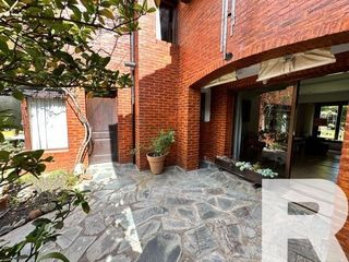 Foto 2 de Chalet en venta de 3 dormitorios c/ cochera en Barrio La Florida