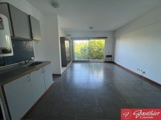 Foto 9 de Departamento en alquiler en Campana MONOAMBIENTE CENTRO