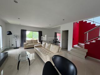 Foto 4 de Casa en venta de 4 dormitorios c/ cochera en Haras Santa María