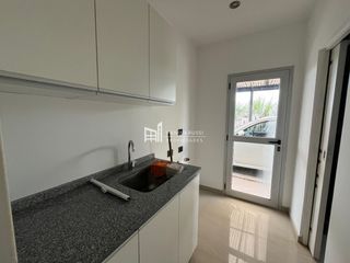 Foto 7 de Casa en venta de 4 dormitorios c/ cochera en Haras Santa María