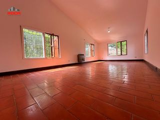 Foto 5 de Hermosa Casa en Venta en Barrio Los Perales