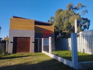Foto 1 de CODIGO 685 - CASA ALQUILER TEMPORARIO CON PILETA Y QUINCHO - OSTENDE