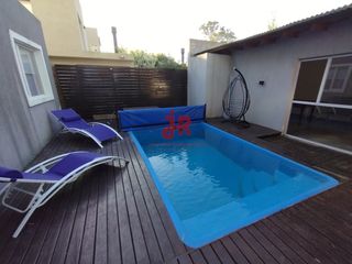Foto 2 de CODIGO 685 - CASA ALQUILER TEMPORARIO CON PILETA Y QUINCHO - OSTENDE