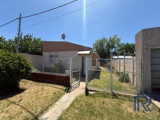 Foto 1 de Casa en venta de 1 dormitorio c/ cochera en 9 de Noviembre