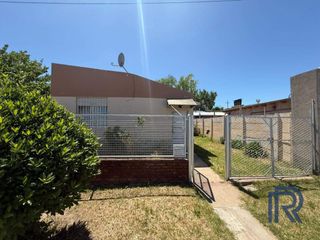 Foto 3 de Casa en venta de 1 dormitorio c/ cochera en 9 de Noviembre