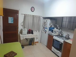 Foto 6 de Venta Casa 3 ambientes con parque. Rawson y Francia