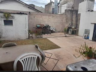 Foto 13 de Venta Casa 3 ambientes con parque. Rawson y Francia