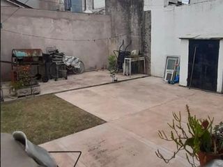 Foto 14 de Venta Casa 3 ambientes con parque. Rawson y Francia