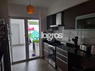 Foto 8 de Casa en venta de 4 dormitorios en Grand Bourg - Apta Credito