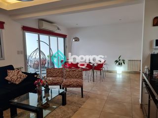 Foto 19 de Casa en venta de 4 dormitorios en Grand Bourg - Apta Credito