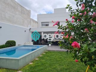 Foto 16 de Casa en venta de 4 dormitorios en Grand Bourg - Apta Credito
