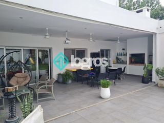 Foto 12 de Casa en venta de 4 dormitorios en Grand Bourg - Apta Credito