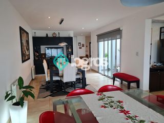 Foto 2 de Casa en venta de 4 dormitorios en Grand Bourg - Apta Credito