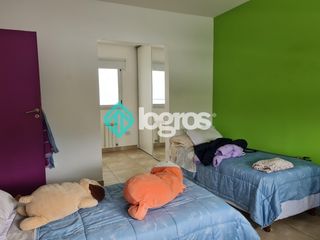 Foto 37 de Casa en venta de 4 dormitorios en Grand Bourg - Apta Credito