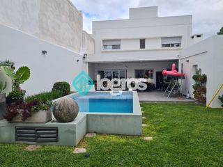 Foto 15 de Casa en venta de 4 dormitorios en Grand Bourg - Apta Credito