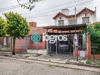 Foto 2 de Casa en venta de 3 dormitorios en Barrio San Carlos