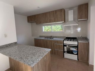 Foto 4 de Casa en venta de 3 dormitorios c/ cochera en Tandil