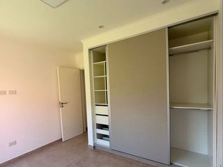 Foto 11 de Casa en venta de 3 dormitorios c/ cochera en Tandil