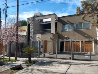 Foto 2 de Casa en venta de 5 habitaciones c/ cochera en San Rafael