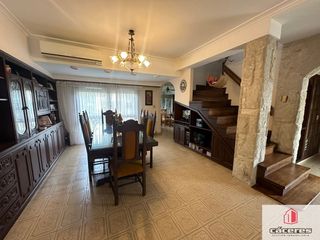 Foto 7 de Casa en venta de 3 dormitorios c/ cochera  doble  y quincho en Villa Primera