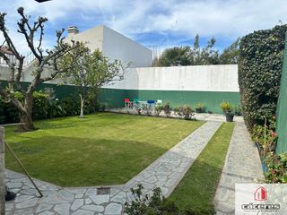 Foto 33 de Casa en venta de 3 dormitorios c/ cochera  doble  y quincho en Villa Primera
