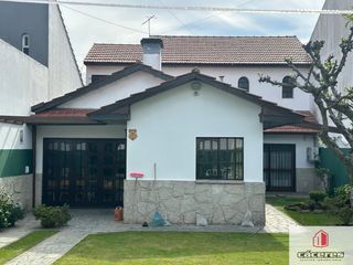 Foto 28 de Casa en venta de 3 dormitorios c/ cochera  doble  y quincho en Villa Primera