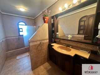 Foto 21 de Casa en venta de 3 dormitorios c/ cochera  doble  y quincho en Villa Primera