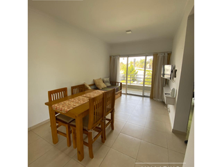 Foto 2 de Departamento en venta de 1 dormitorio c/ cochera en Colón