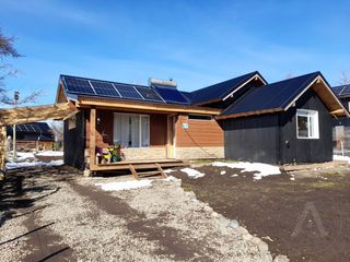 Foto 1 de FINA PATAGONIA. Casa en venta de 2 dormitorios c/ cochera en San Martin de los Andes