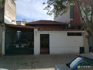 Foto 1 de Casa en venta de 2 dormitorios c/ cochera en Villa Urquiza