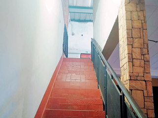 Foto 6 de PH en venta de 4 dormitorios c/ cochera en Otros Barrios