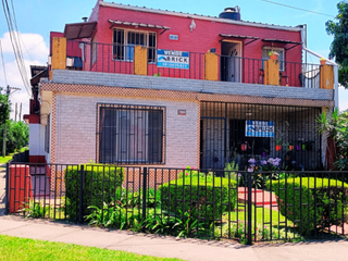 Foto 2 de PH en venta de 4 dormitorios c/ cochera en Otros Barrios