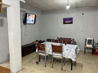 Foto 1 de VENTA CASA CON 2 LOCALES EN PB Y 2 DEPTOS EN PA