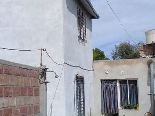 Foto 1 de Casa en venta de 2 dormitorios c/ cochera en San Rafael